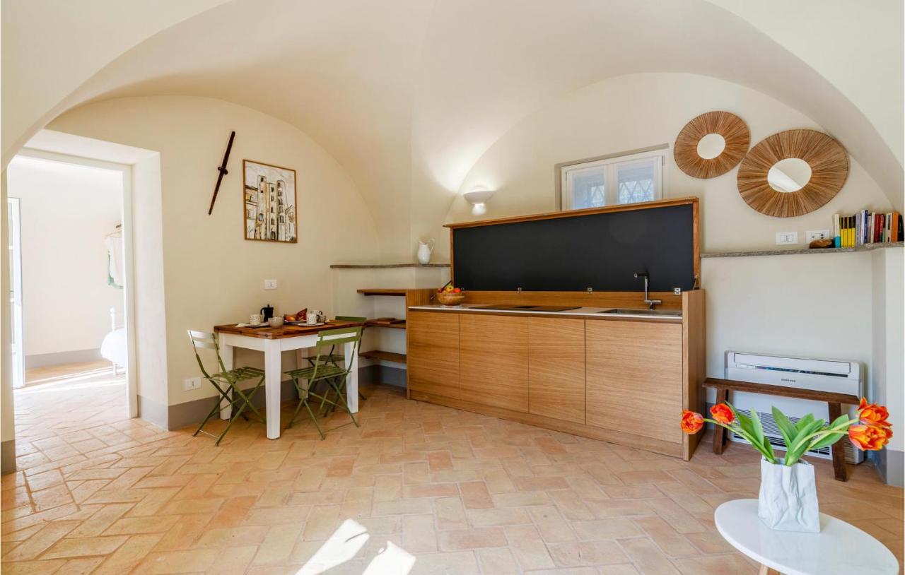 2 Bedroom Gorgeous Apartment In Bastia Di Albenga Exteriör bild